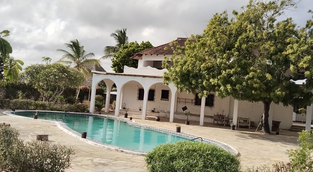 Prosperous Luxury Swimming Pool